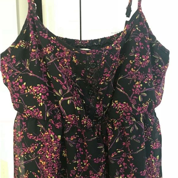 Women Top - Picture 1 of 5